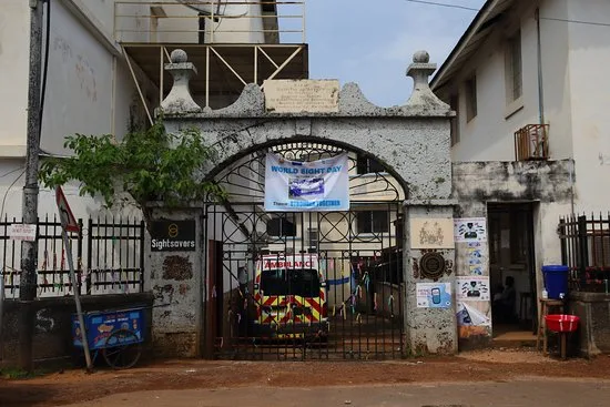 Gateway to Old King’s Yard